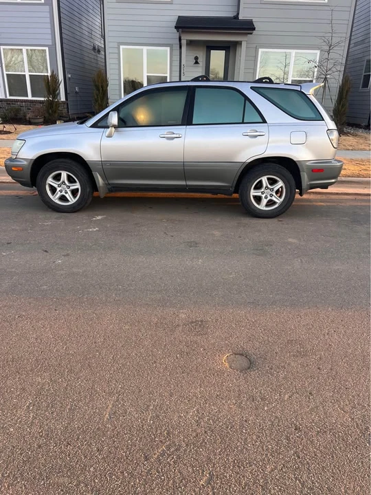2002 Lexus RX 1st Gen - Image 12 of 15