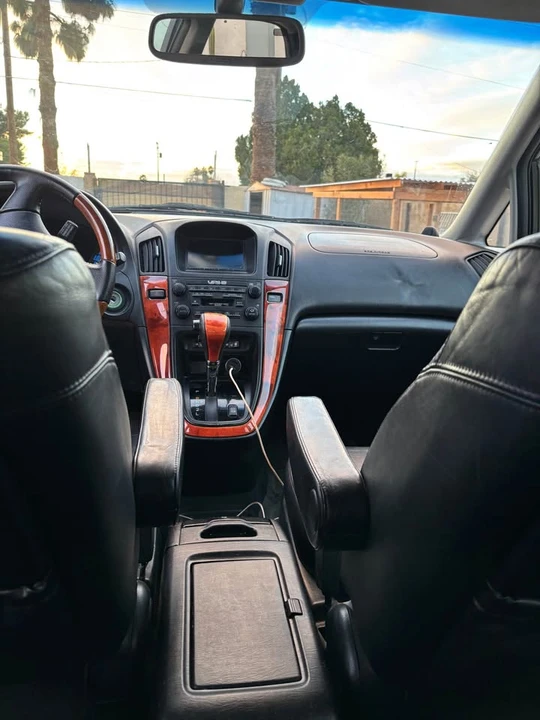 2002 Lexus RX 1st Gen - Image 8 of 11
