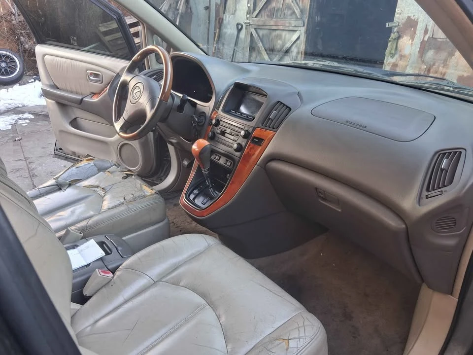2002 Lexus RX 1st Gen - Image 9 of 10