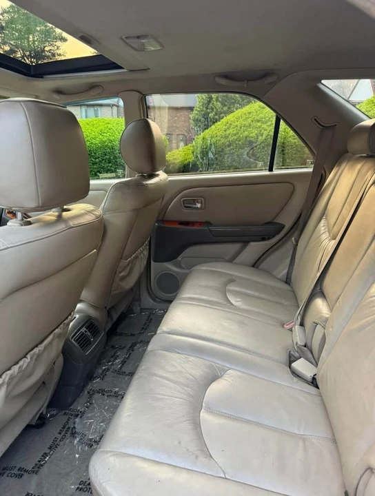 2002 Lexus RX 1st Gen - Image 10 of 11
