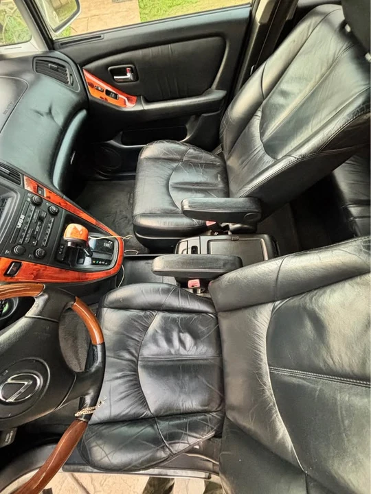 2002 Lexus RX 1st Gen - Image 5 of 11