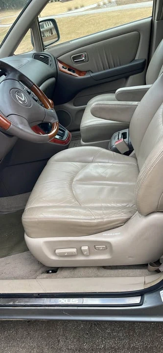 2002 Lexus RX 1st Gen - Image 2 of 8