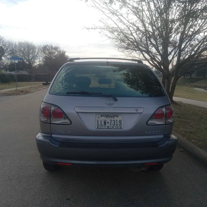2002 Lexus RX 1st Gen - Image 3 of 18