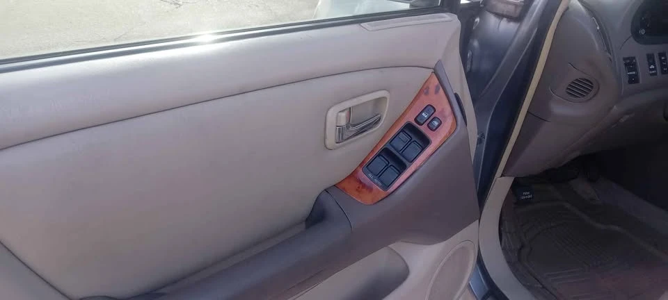 2002 Lexus RX 1st Gen - Image 17 of 18