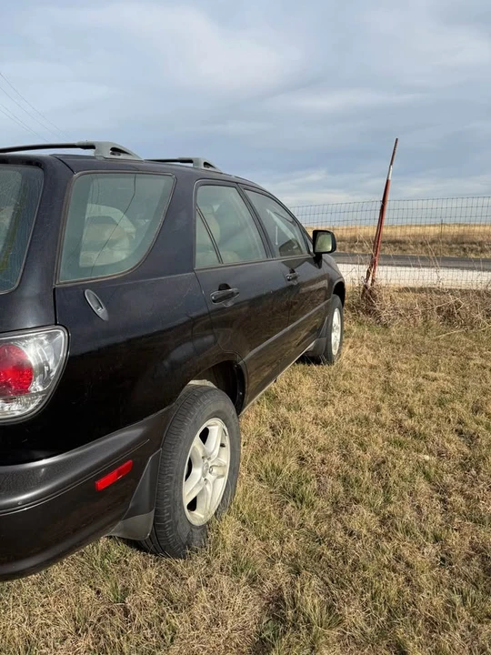 2002 Lexus RX 1st Gen - Image 2 of 8