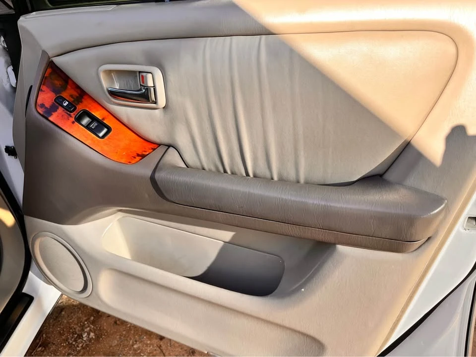 2002 Lexus RX 1st Gen - Image 11 of 14