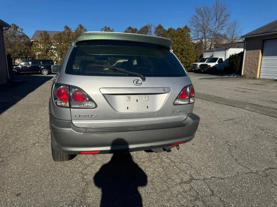 2002 Lexus RX 1st Gen - Image 2 of 11