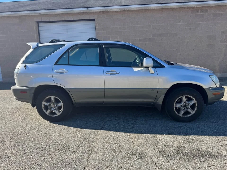 2002 Lexus RX 1st Gen - Image 3 of 11