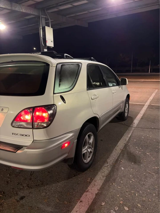 2002 Lexus RX 1st Gen - Image 2 of 9