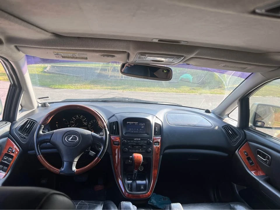 2002 Lexus RX 1st Gen - Image 3 of 10