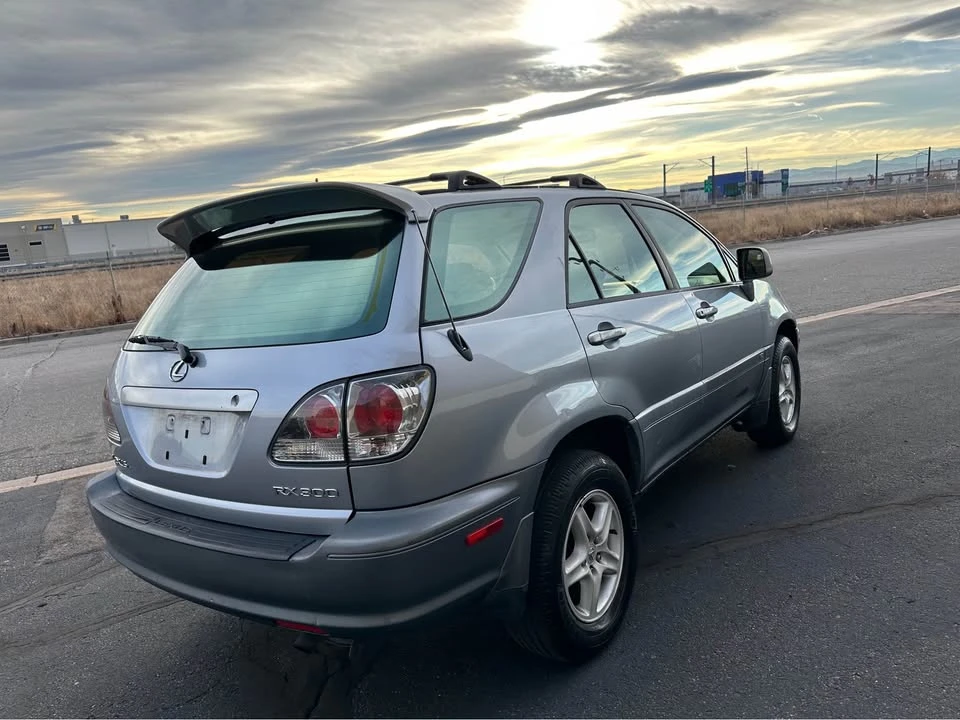2002 Lexus RX 1st Gen - Image 6 of 18