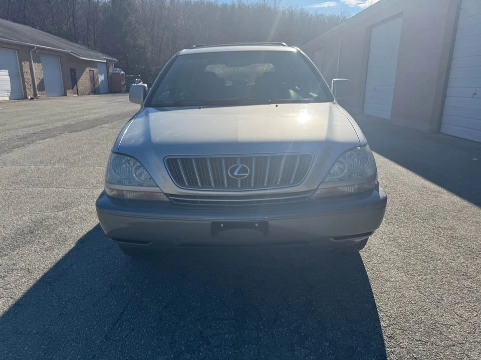 2002 Lexus RX 1st Gen - Image 4 of 11