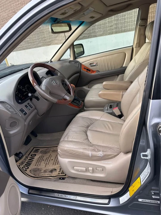 2002 Lexus RX 1st Gen - Image 15 of 18