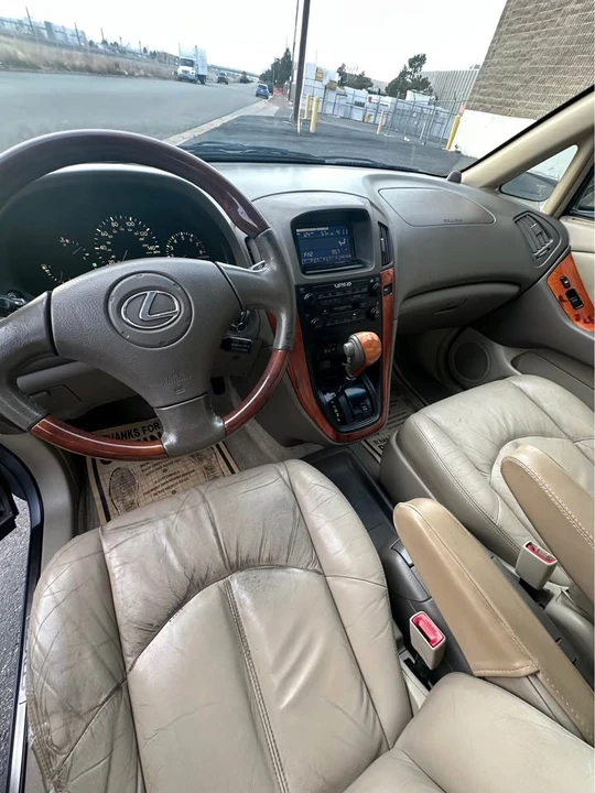 2002 Lexus RX 1st Gen - Image 17 of 18