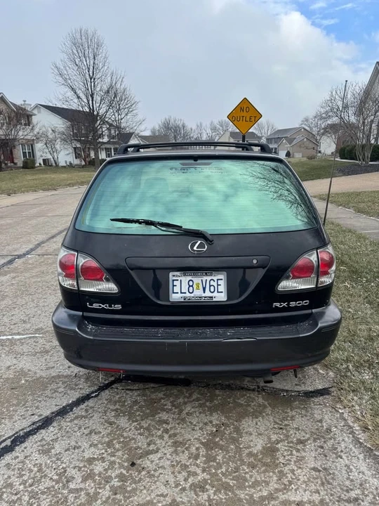 2002 Lexus RX 1st Gen - Image 3 of 8