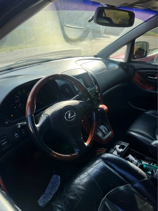 2002 Lexus RX 1st Gen - Image 4 of 10