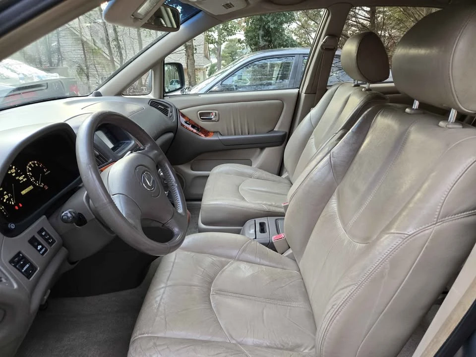 2002 Lexus RX 1st Gen - Image 15 of 17