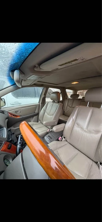2002 Lexus RX 1st Gen - Image 2 of 4