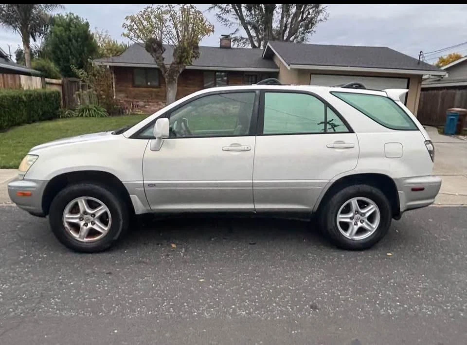 2002 Lexus RX 1st Gen - Image 4 of 12