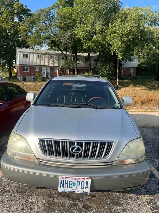 2002 Lexus RX 1st Gen - Image 2 of 10