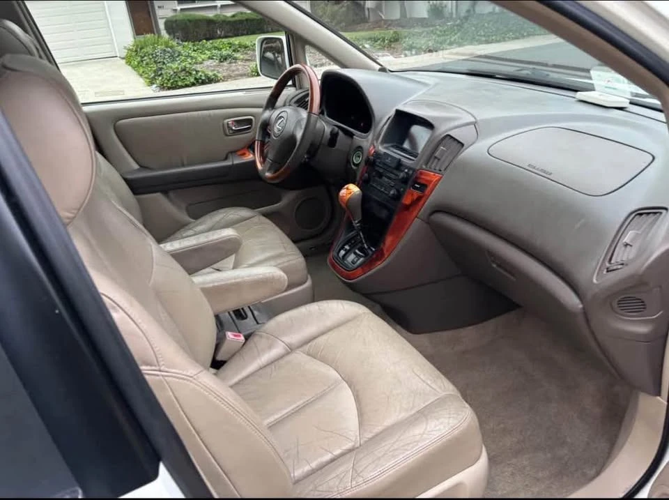 2002 Lexus RX 1st Gen - Image 9 of 12