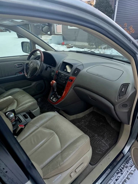 2002 Lexus RX 1st Gen - Image 5 of 7