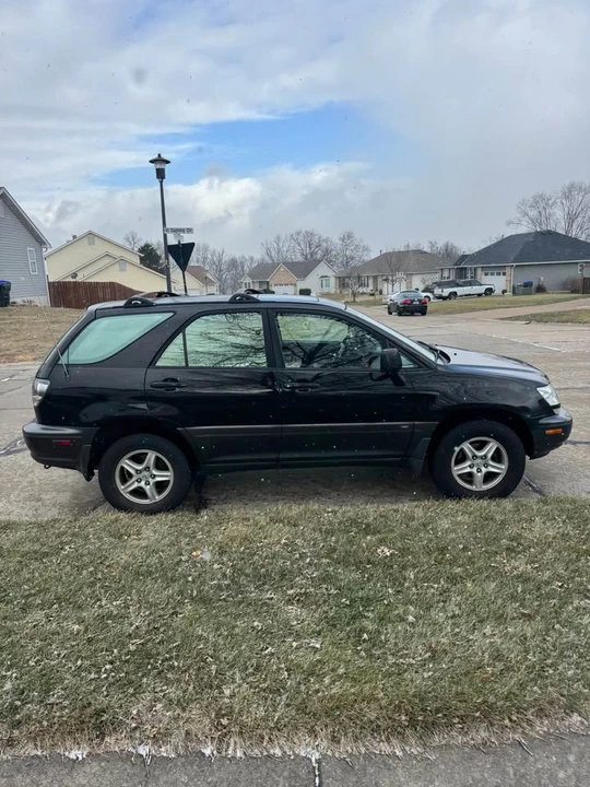 2002 Lexus RX 1st Gen - Image 5 of 8