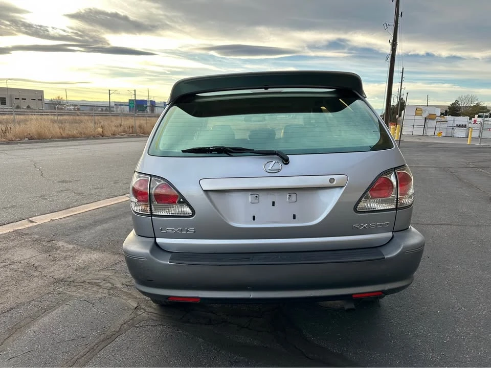 2002 Lexus RX 1st Gen - Image 2 of 18