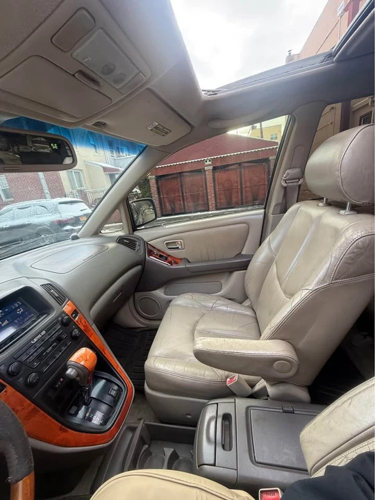 2002 Lexus RX 1st Gen - Image 17 of 20