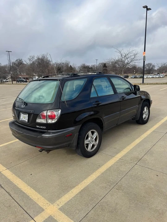 2002 Lexus RX 1st Gen - Image 4 of 8