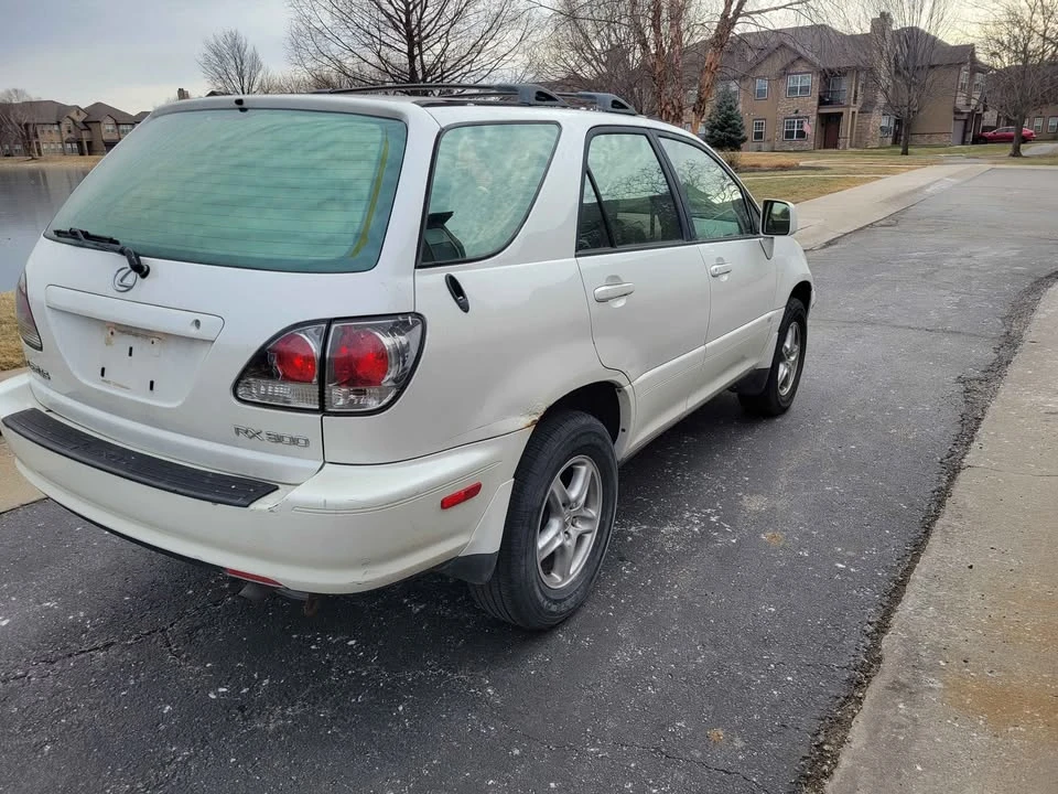 2002 Lexus RX 1st Gen - Image 2 of 10