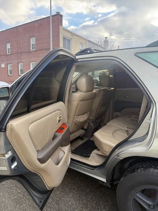 2002 Lexus RX 1st Gen - Image 10 of 20