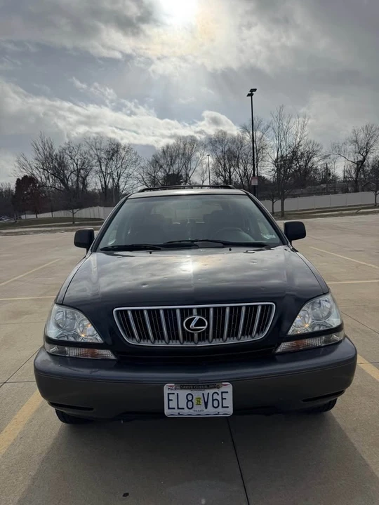 2002 Lexus RX 1st Gen - Image 2 of 8
