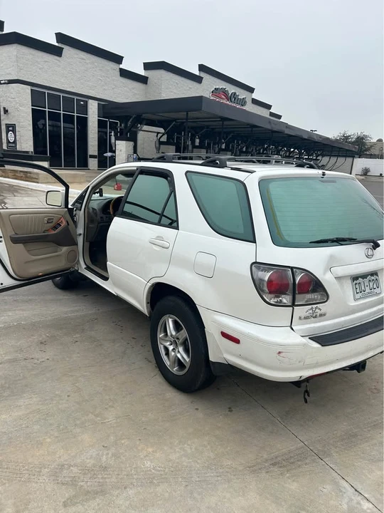2002 Lexus RX 1st Gen - Image 4 of 7