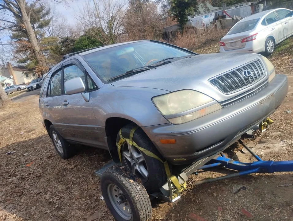 2002 Lexus RX 1st Gen - Image 6 of 8