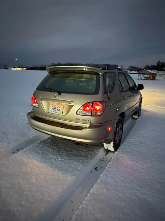 2002 Lexus RX 1st Gen - Image 3 of 9