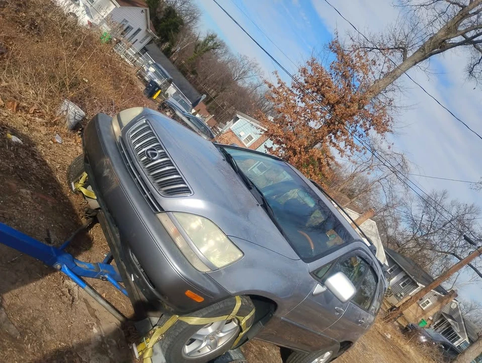 2002 Lexus RX 1st Gen - Image 2 of 8