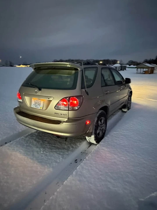 2002 Lexus RX 1st Gen - Image 2 of 9
