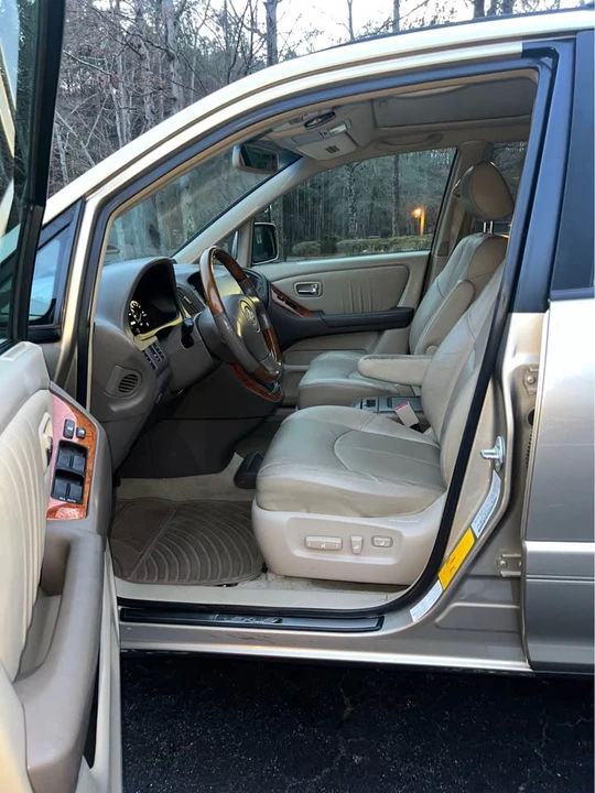 2002 Lexus RX 1st Gen - Image 6 of 11
