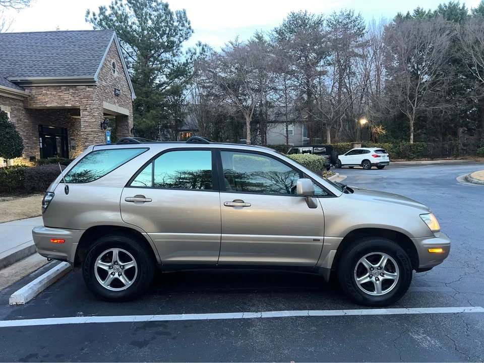 2002 Lexus RX 1st Gen - Image 3 of 11