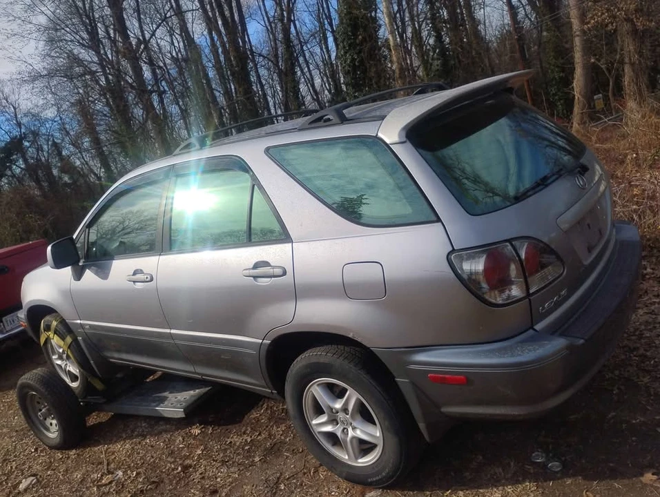 2002 Lexus RX 1st Gen - Image 5 of 8