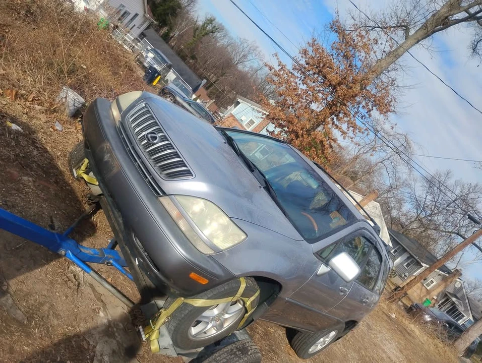 2002 Lexus RX 1st Gen - Image 4 of 8
