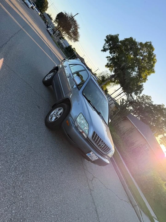 2002 Lexus RX 1st Gen - Image 2 of 12