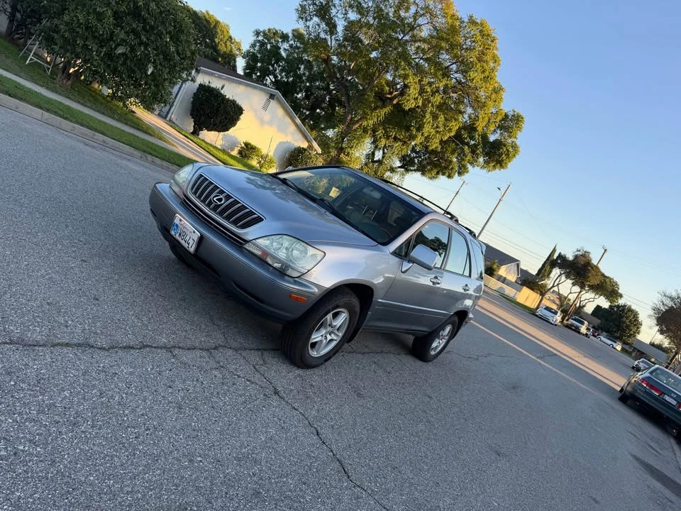 2002 Lexus RX 1st Gen - Image 3 of 12