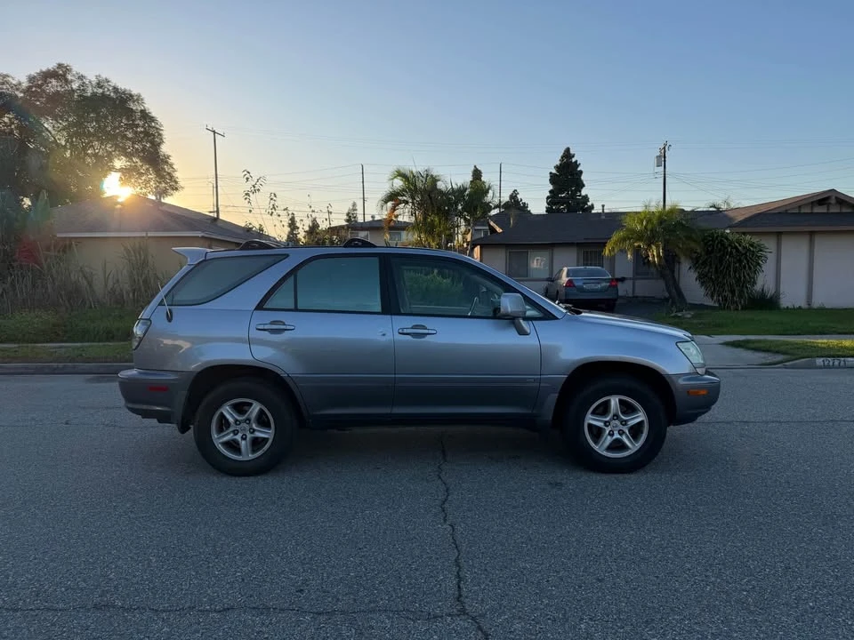 2002 Lexus RX 1st Gen - Image 8 of 12