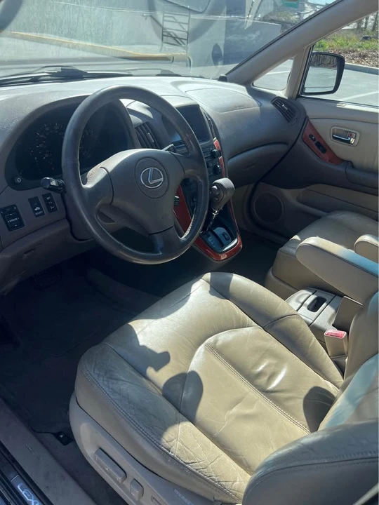 2002 Lexus RX 1st Gen - Image 5 of 10
