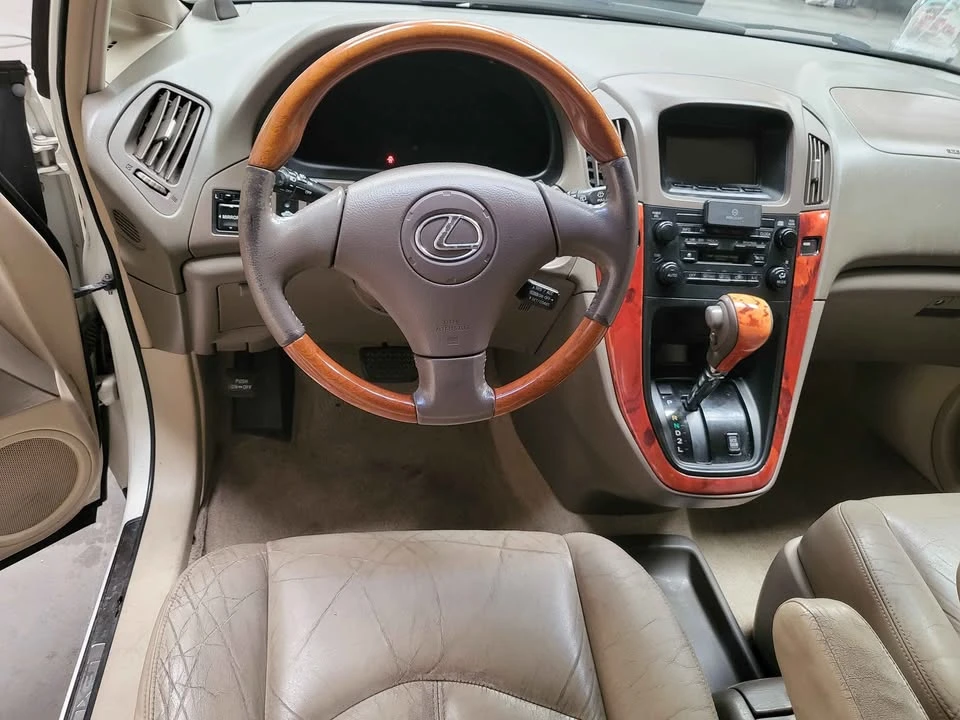 2002 Lexus RX 1st Gen - Image 3 of 9