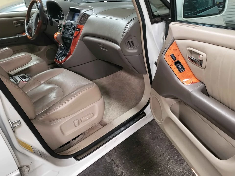 2002 Lexus RX 1st Gen - Image 7 of 9