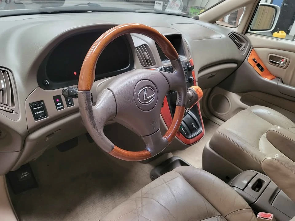 2002 Lexus RX 1st Gen - Image 5 of 9