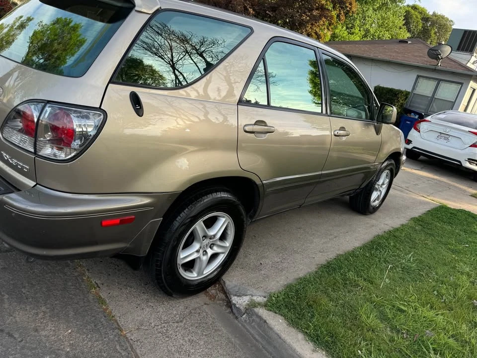 2002 Lexus RX 1st Gen - Image 5 of 14